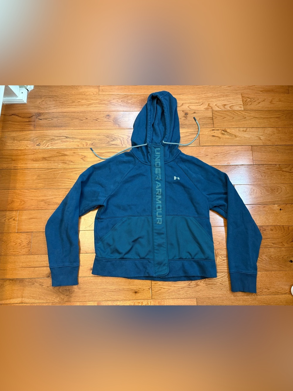 Under Armour Women’s Hoodie Mesh Pockets